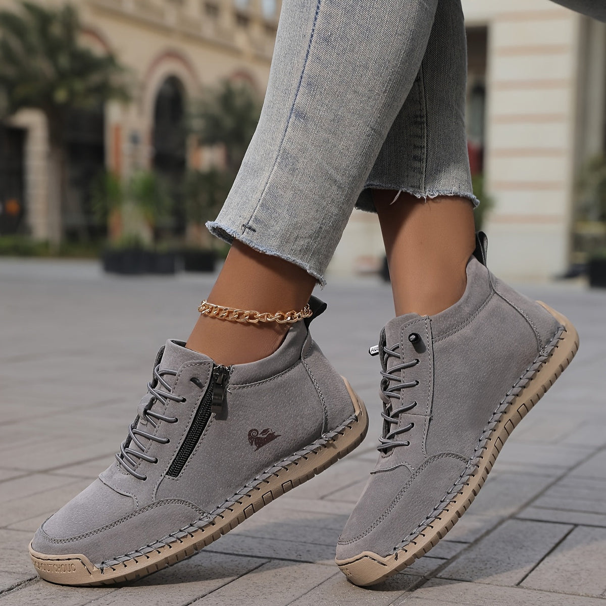 Émy™ | Comfort Sneakers for Therapeutic Relief