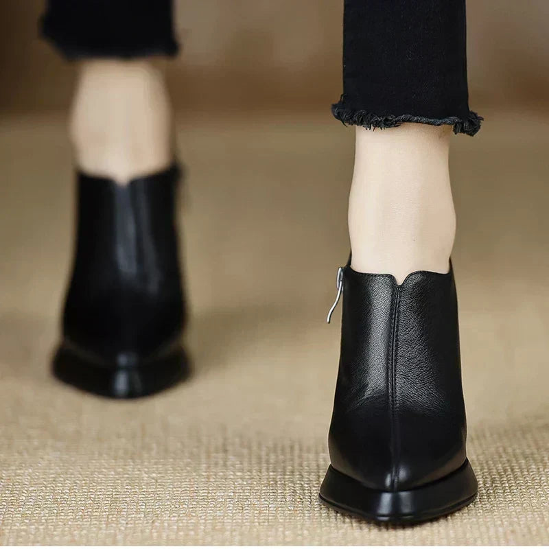 Natalie | Modern Pumps