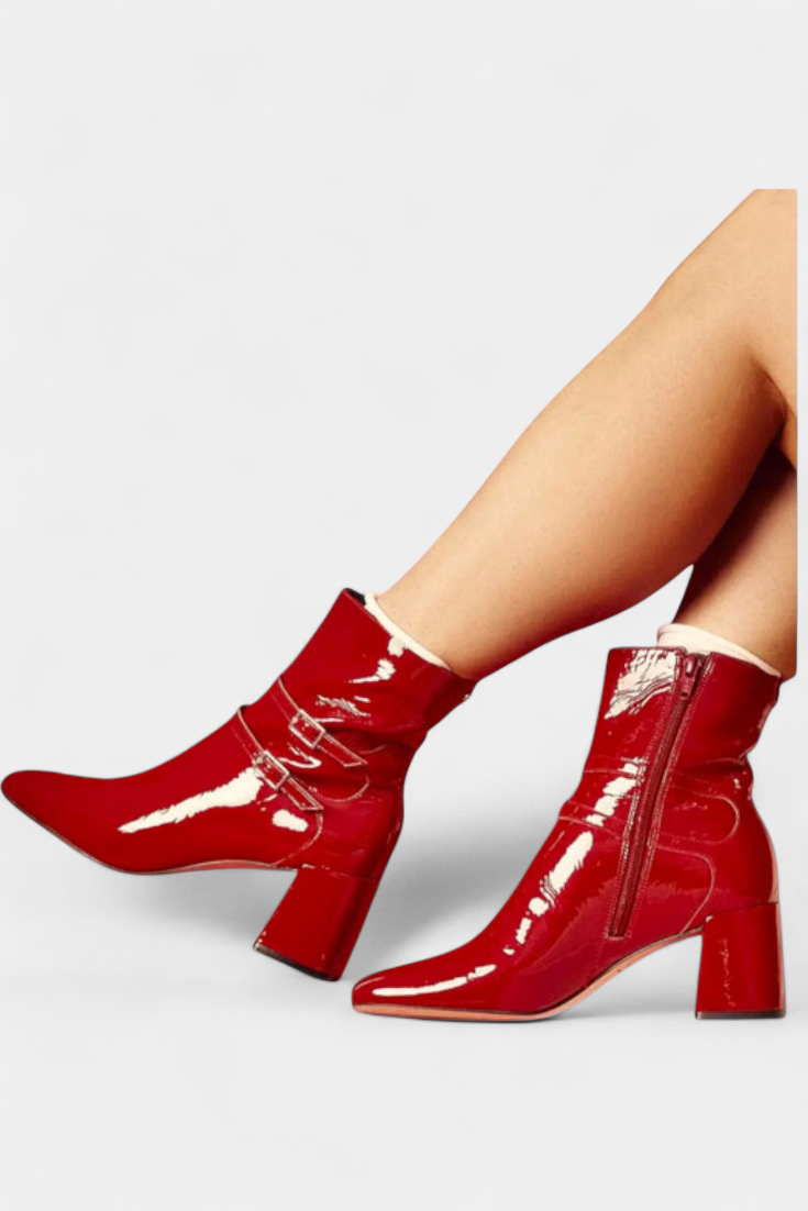 Vivi Red Heeled Boots Featuring a Striking Design